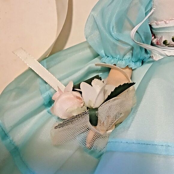 VTG 1987 Effanbee 12” Bridesmaid Beautiful Blue Dress Matching Hat - Picture 10 of 12